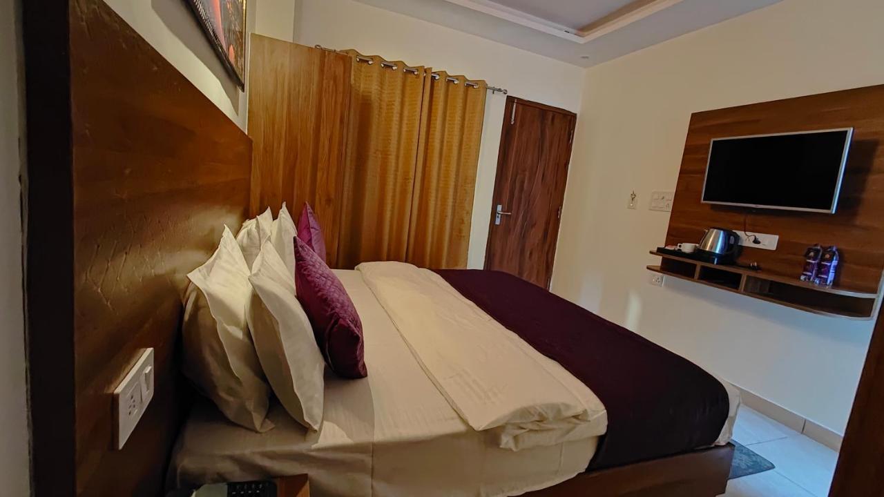 Perfect Stayz Premium Forest Valley Near Waterfall ริชิเคช ภายนอก รูปภาพ