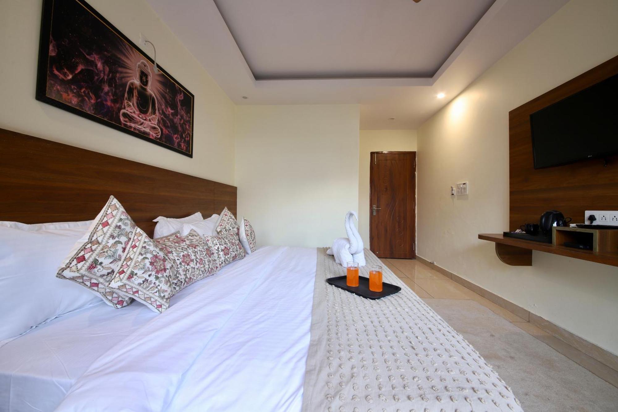 Perfect Stayz Premium Forest Valley Near Waterfall ริชิเคช ภายนอก รูปภาพ